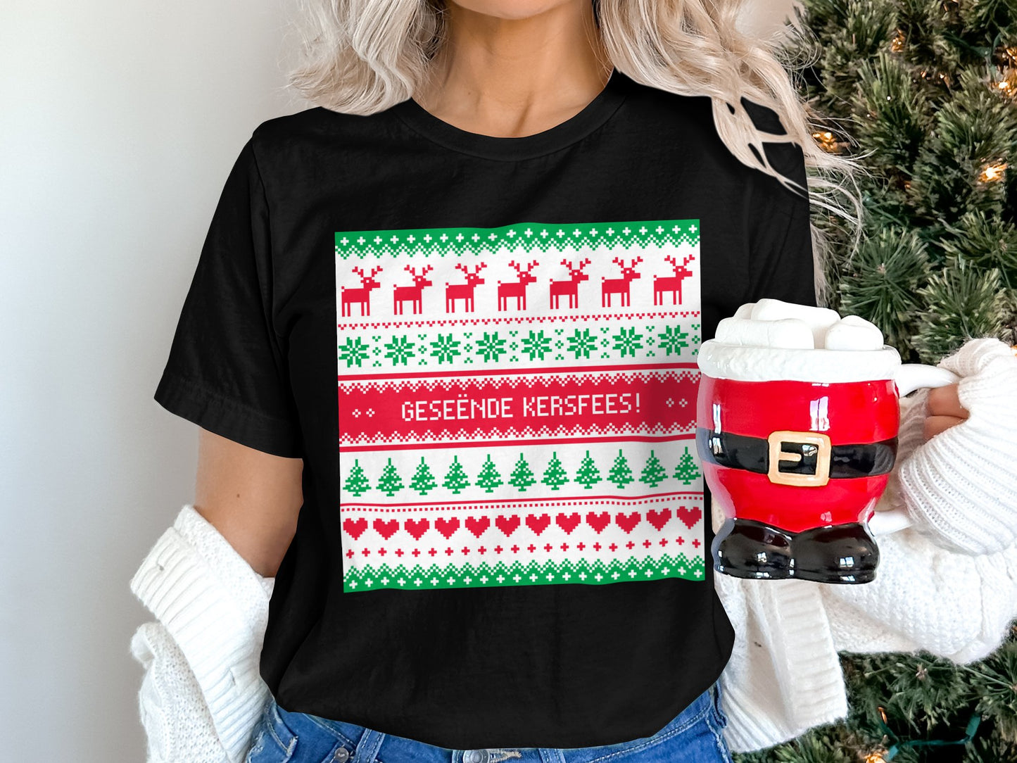 Gesëende Kersfees Reindeer and Trees Design Shirt