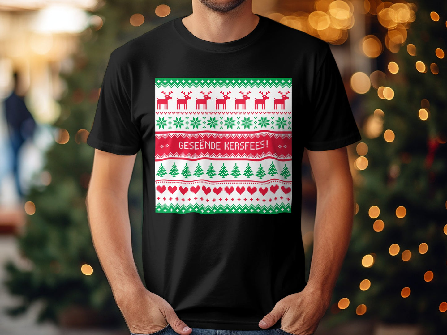Festive Reindeer and Tree Gesëende Kersfees T-shirt