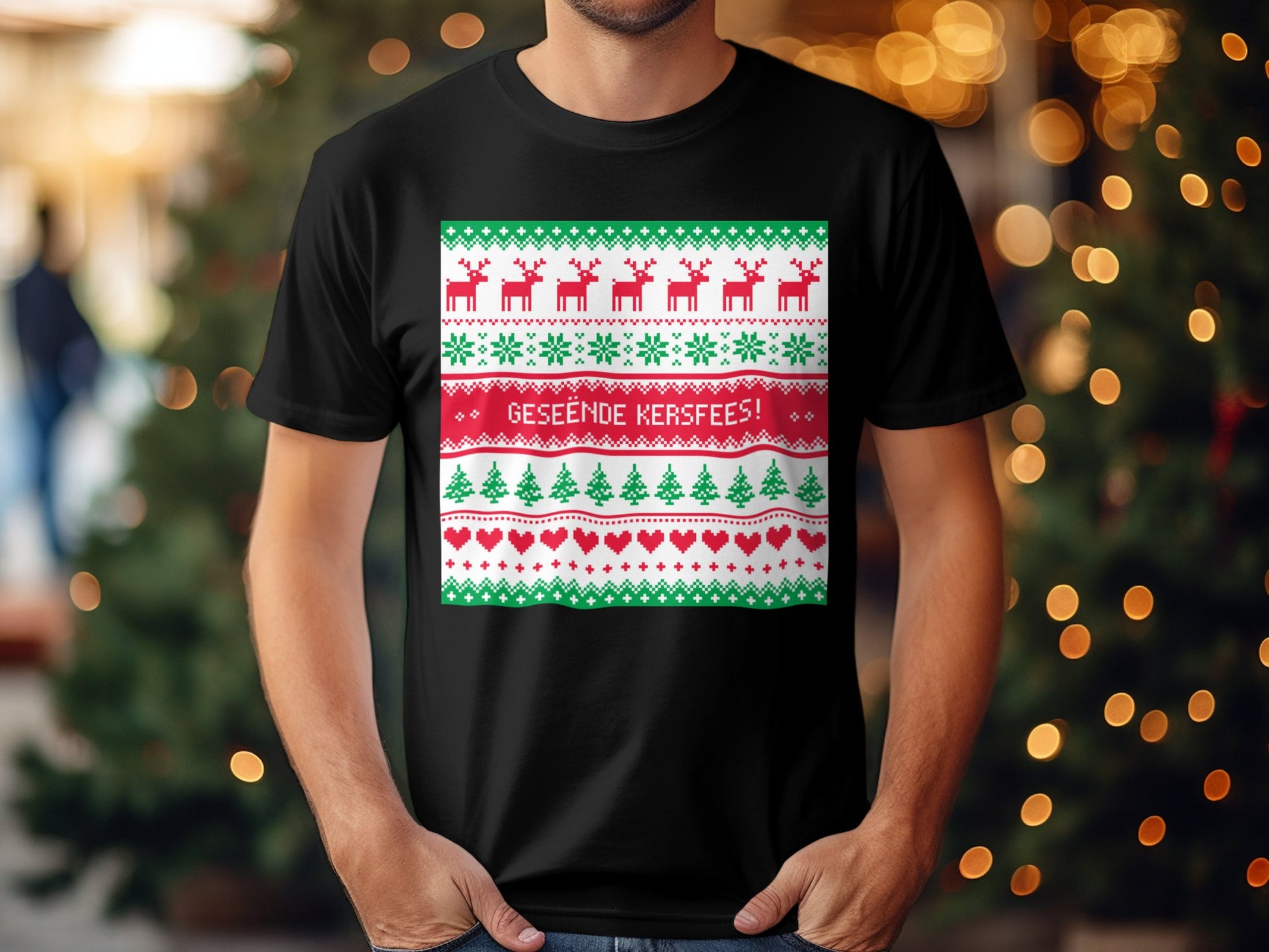 Festive Reindeer and Tree Gesëende Kersfees T-shirt